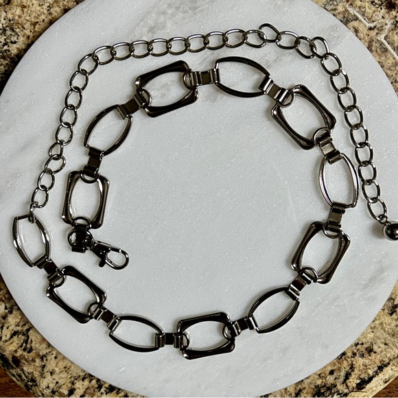 Boho • Silver Tone • Chain • Oval/ Rectangle • Medium • Waist: 26-38” • Belt - Picture 7 of 7